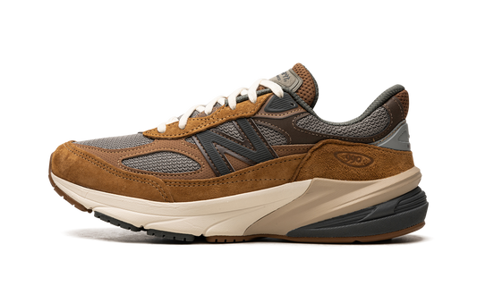 Overkicks - New Balance 990v6 Carhartt WIP Sculpture Center (M990CH6) - vista lateral