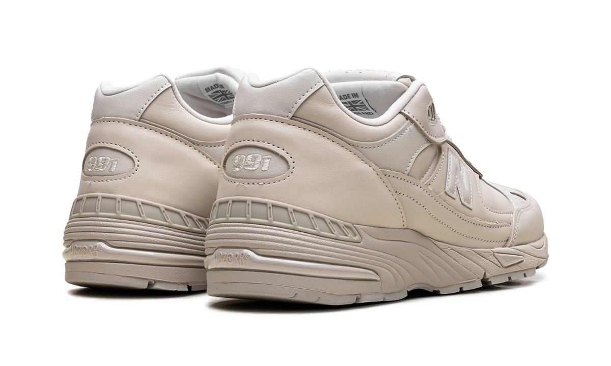 Overkicks - New Balance 991 MiUK Contemporary Luxe (M991OW) - par completo