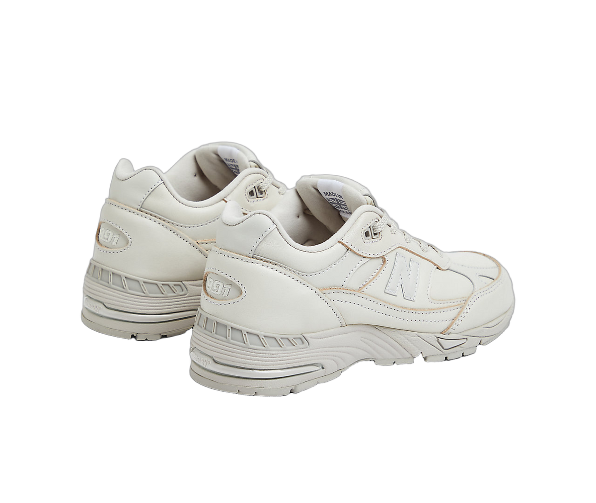 Overkicks - New Balance 991 MiUK Contemporary Luxe (Womens) (W991OW) - par completo