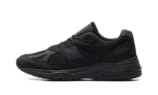 Overkicks - New Balance 991v2 MiUK Dover Street Market Triple Black (U991DS2) - vista lateral