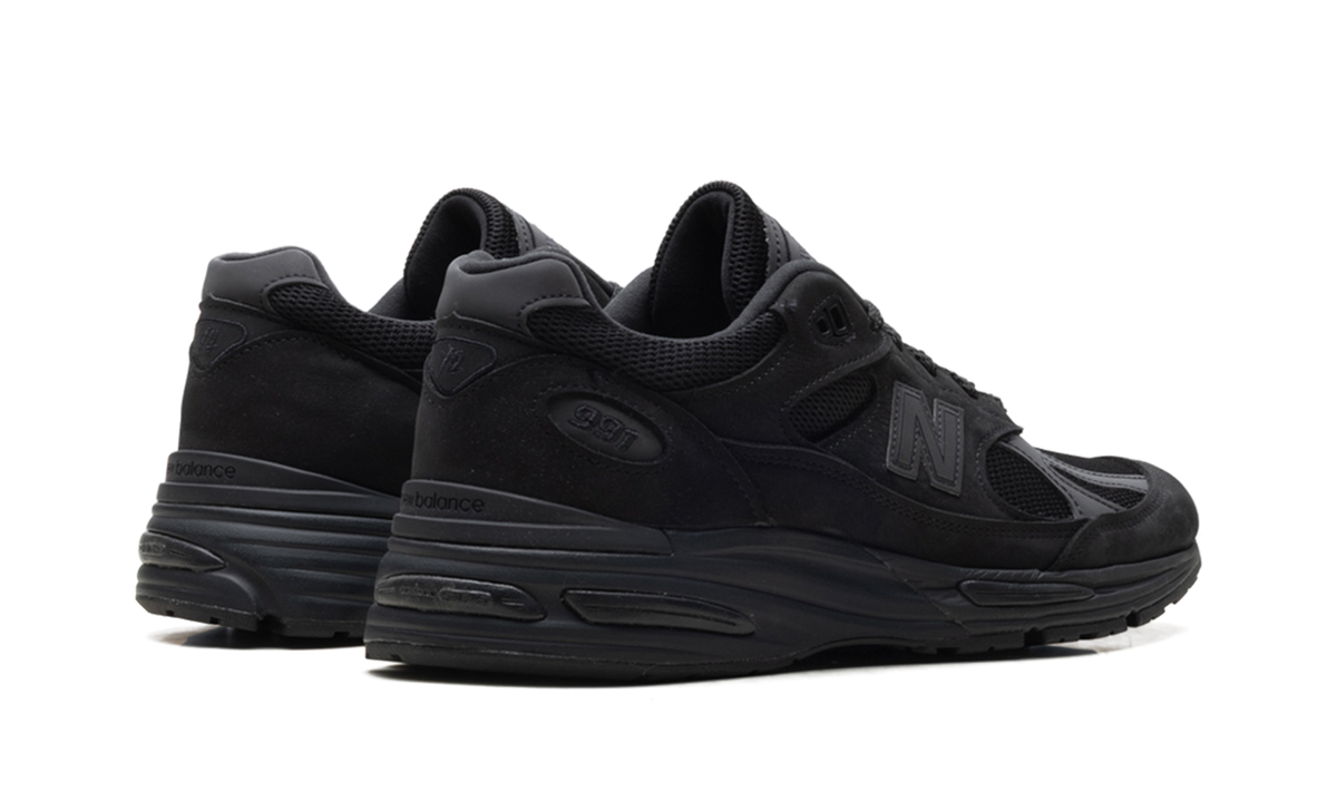 Overkicks - New Balance 991v2 MiUK Dover Street Market Triple Black (U991DS2) - par completo