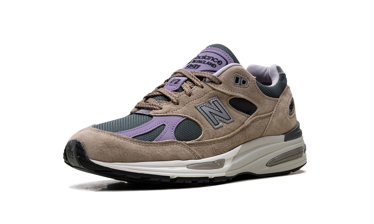 Overkicks - New Balance 991v2 MiUK Essentially Offbeat Pack Cement (U991DL2) - detalle suela