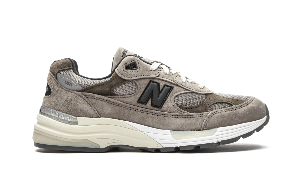 Overkicks - New Balance 992 JJJJound Grey (M992J2) - detalle talón
