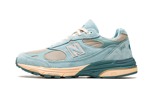Overkicks - New Balance 993 Joe Freshgoods Performance Art Arctic Blue (MR993JF1) - vista lateral