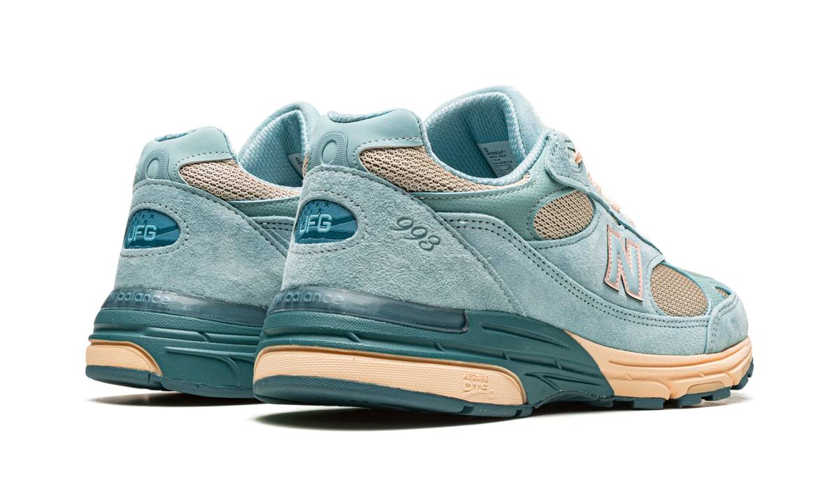 Overkicks - New Balance 993 Joe Freshgoods Performance Art Arctic Blue (MR993JF1) - par completo
