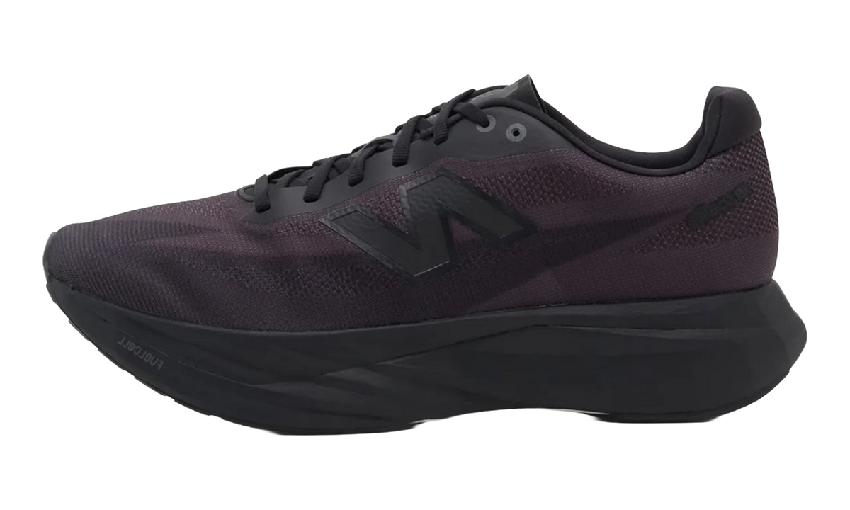 Overkicks - New Balance FuelCell SuperComp Elite v5 Dover Street Market Black (MRCEL4E8) - vista lateral
