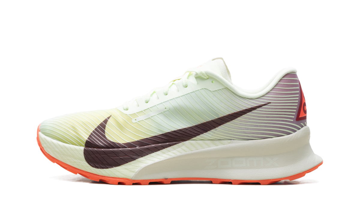 Overkicks - Nike ACG Ultrafly Trail Volt Tint Burgundy Ash (HF5668-700) - vista lateral