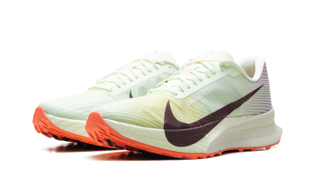 Overkicks - Nike ACG Ultrafly Trail Volt Tint Burgundy Ash (HF5668-700) - vista trasera