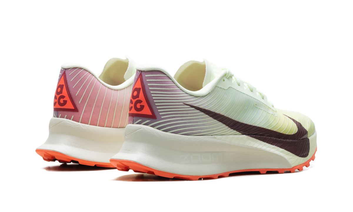 Overkicks - Nike ACG Ultrafly Trail Volt Tint Burgundy Ash (HF5668-700) - par completo