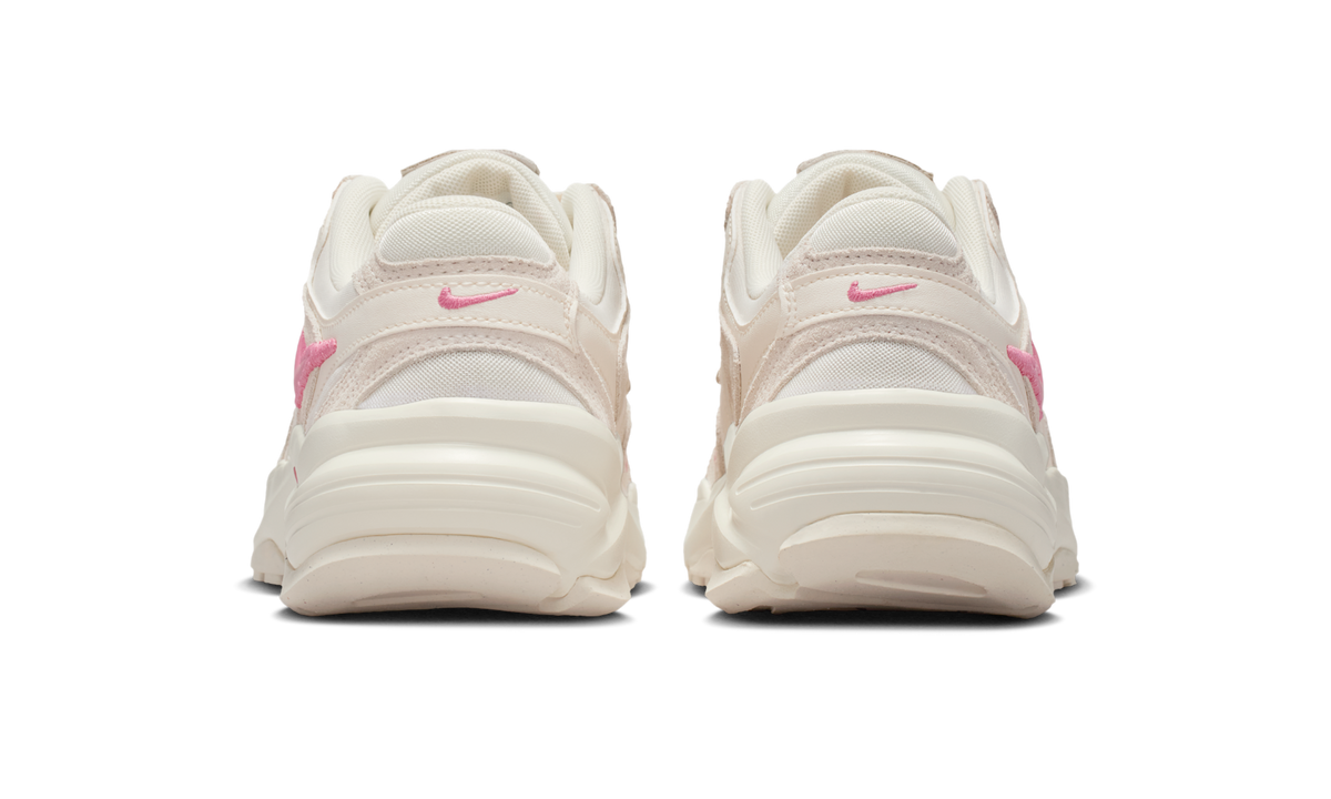 Overkicks - Nike AL8 Chalk Pale Ivory Peony (Womens) (IB3952-100) - detalle talon