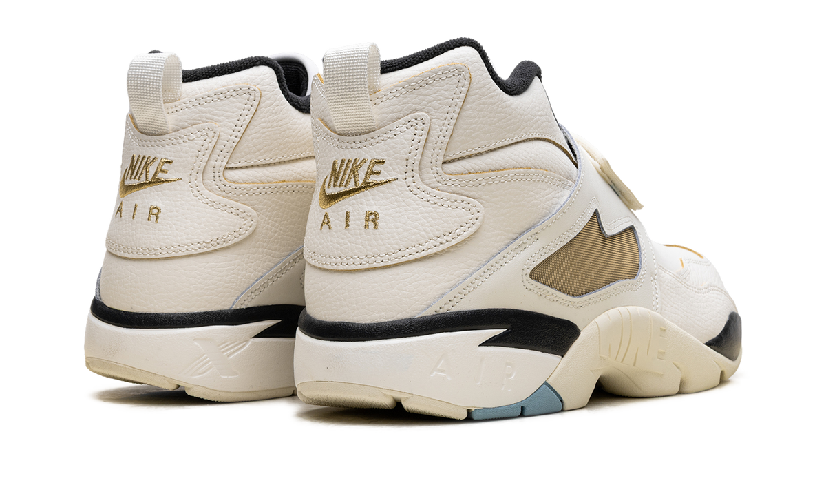 Overkicks - Nike Air Diamond Turf Must Be the Money (IF2534-100) - par completo