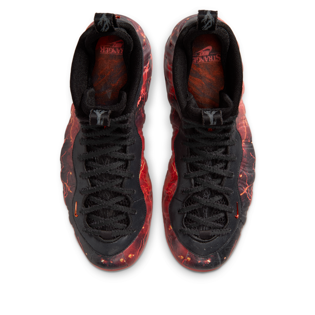 Overkicks - Nike Air Foamposite One Stranger Things (IR7336-001) - par completo