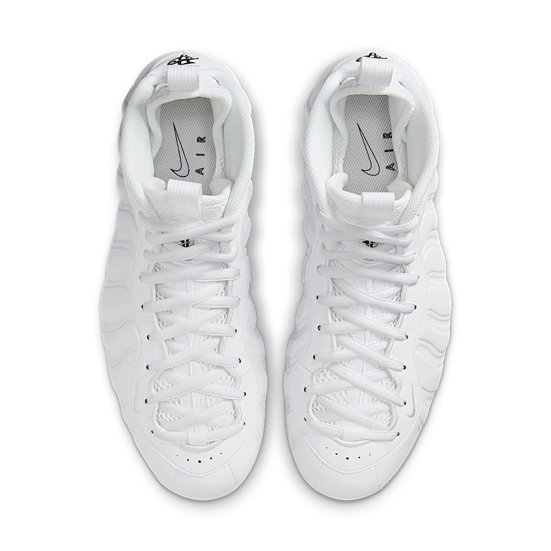 Overkicks - Nike Air Foamposite One Triple White (HJ5195-100) - par completo