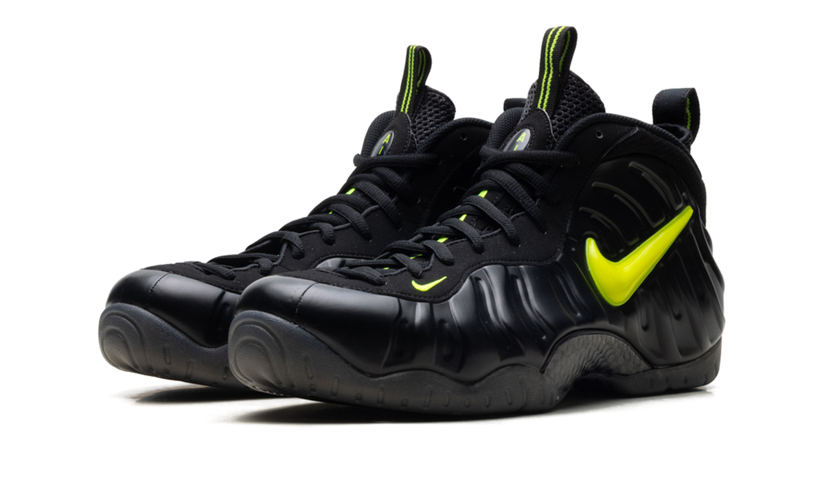 Overkicks - Nike Air Foamposite Pro Black Voltage Yellow (HF0794-002) - vista trasera