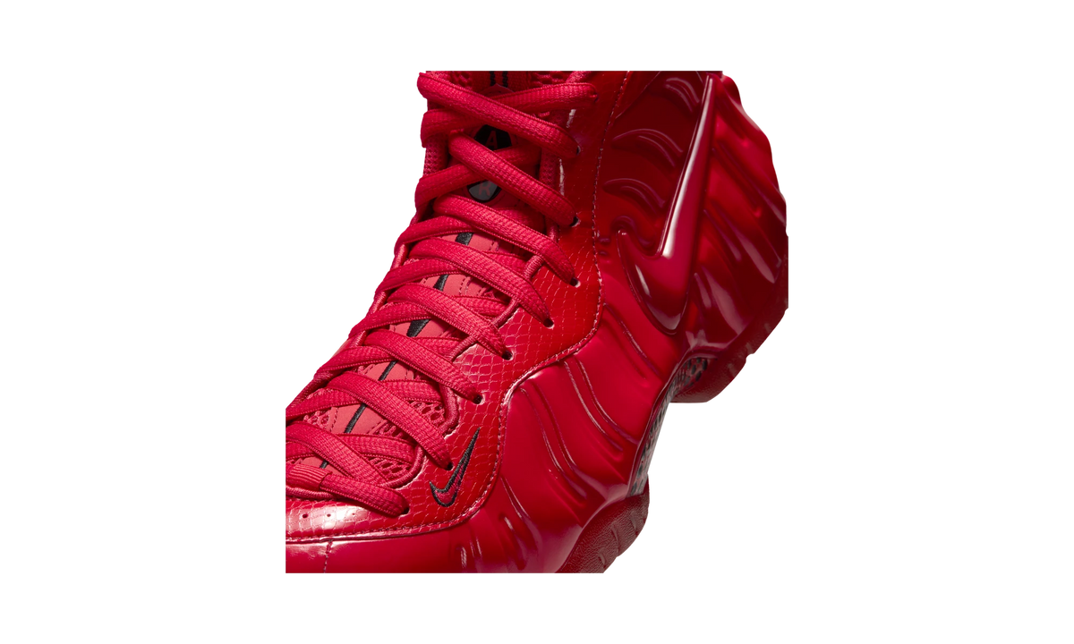 Overkicks - Nike Air Foamposite Pro Red October 2026 (HF0794-600) - detalle talón