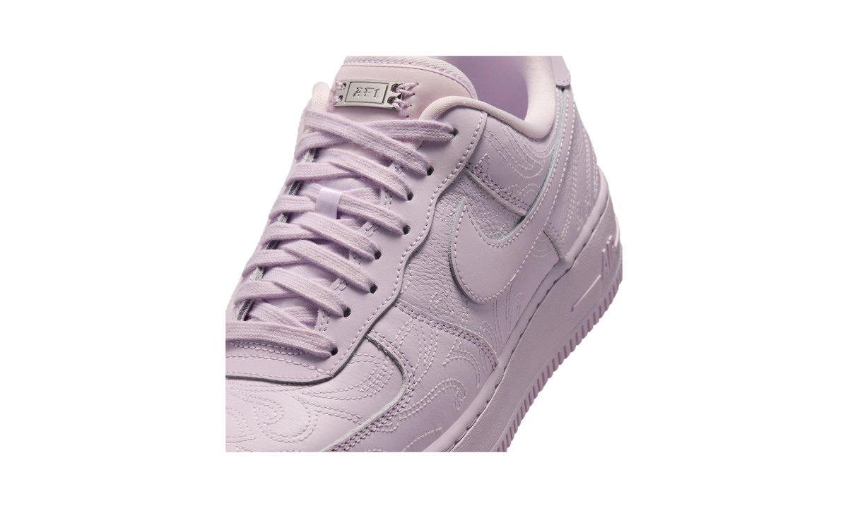 Overkicks - Nike Air Force 1 07 Bleached Lilac/White/Bleached Lilac (IO4842-500) - detalle lateral interior