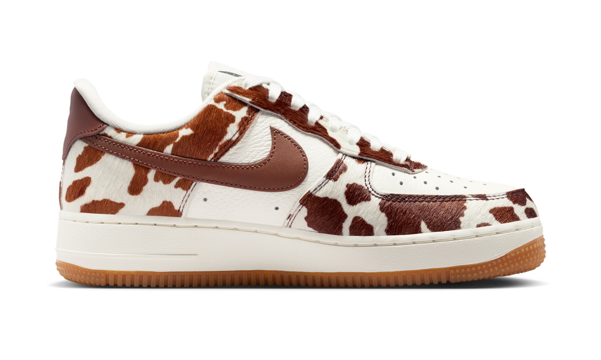 Overkicks - Nike Air Force 1 07 Field Brown Gum Medium Brown Sail (IO0442-200) - detalle suela