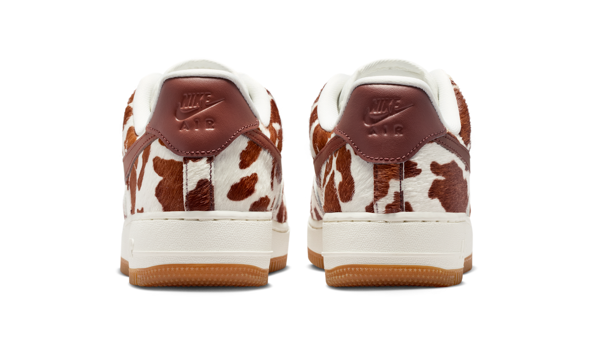Overkicks - Nike Air Force 1 07 Field Brown Gum Medium Brown Sail (IO0442-200) - detalle talón