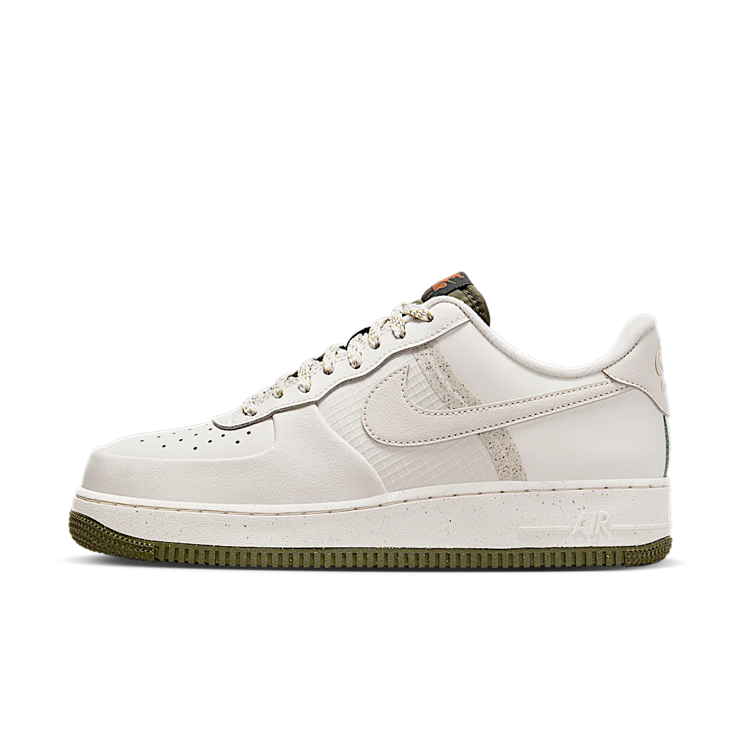 Overkicks - Nike Air Force 1 07 LV8 Cargo Khaki Dark Russet (FB8877-001) - vista lateral