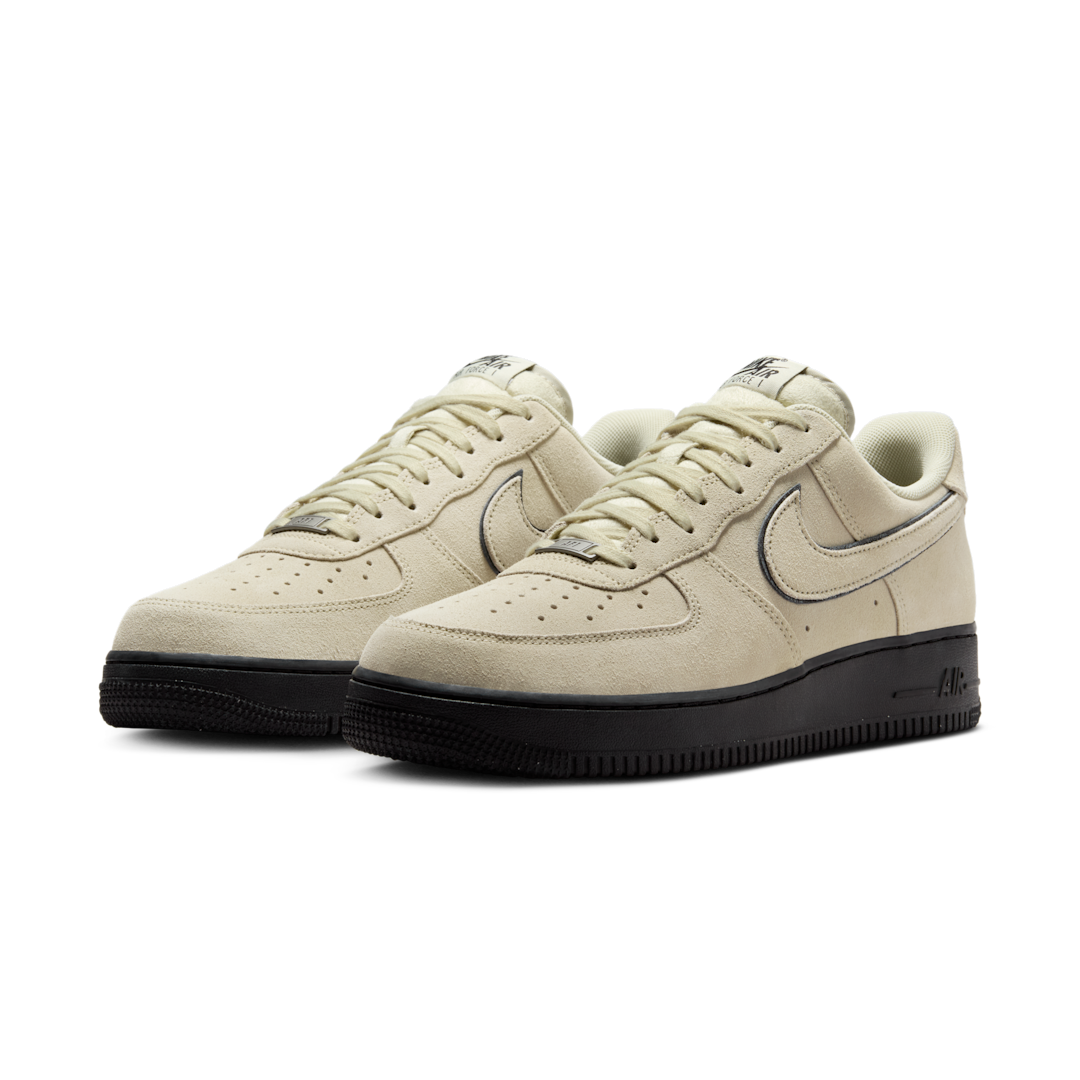 Overkicks - Nike Air Force 1 07 LV8 Light Khaki Black (HQ1966-200) - vista trasera