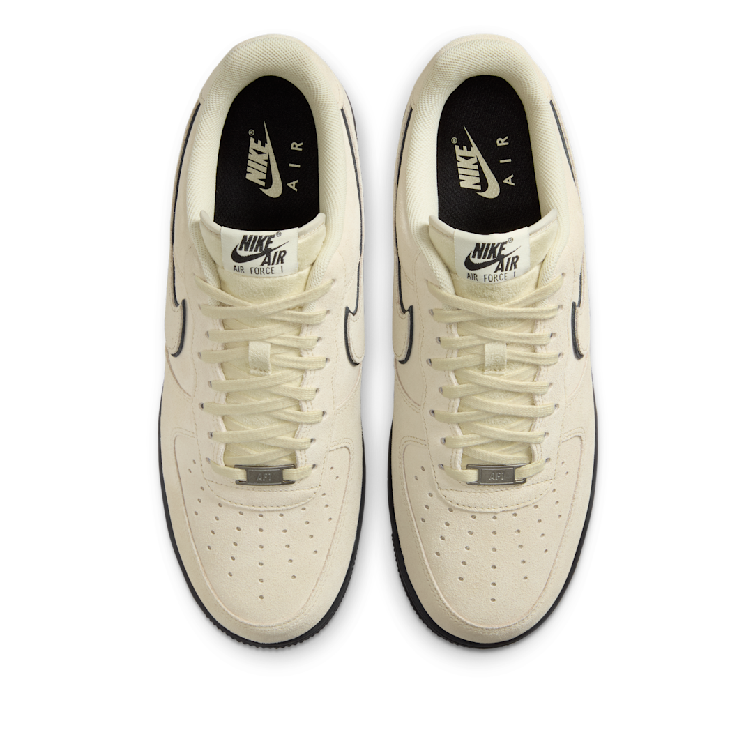 Overkicks - Nike Air Force 1 07 LV8 Light Khaki Black (HQ1966-200) - par completo