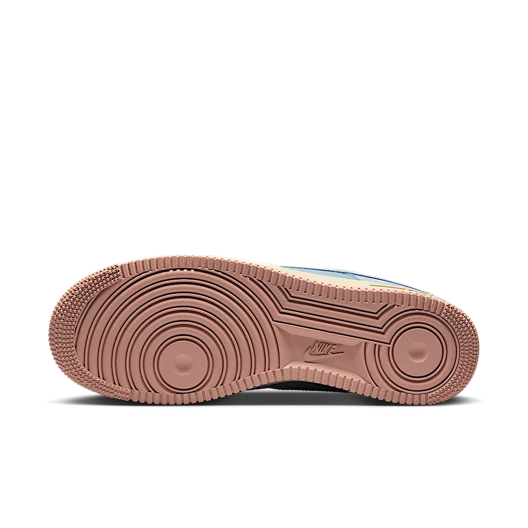 Overkicks - Nike Air Force 1 07 LX Ashen Slate (FB8876-400) - detalle suela