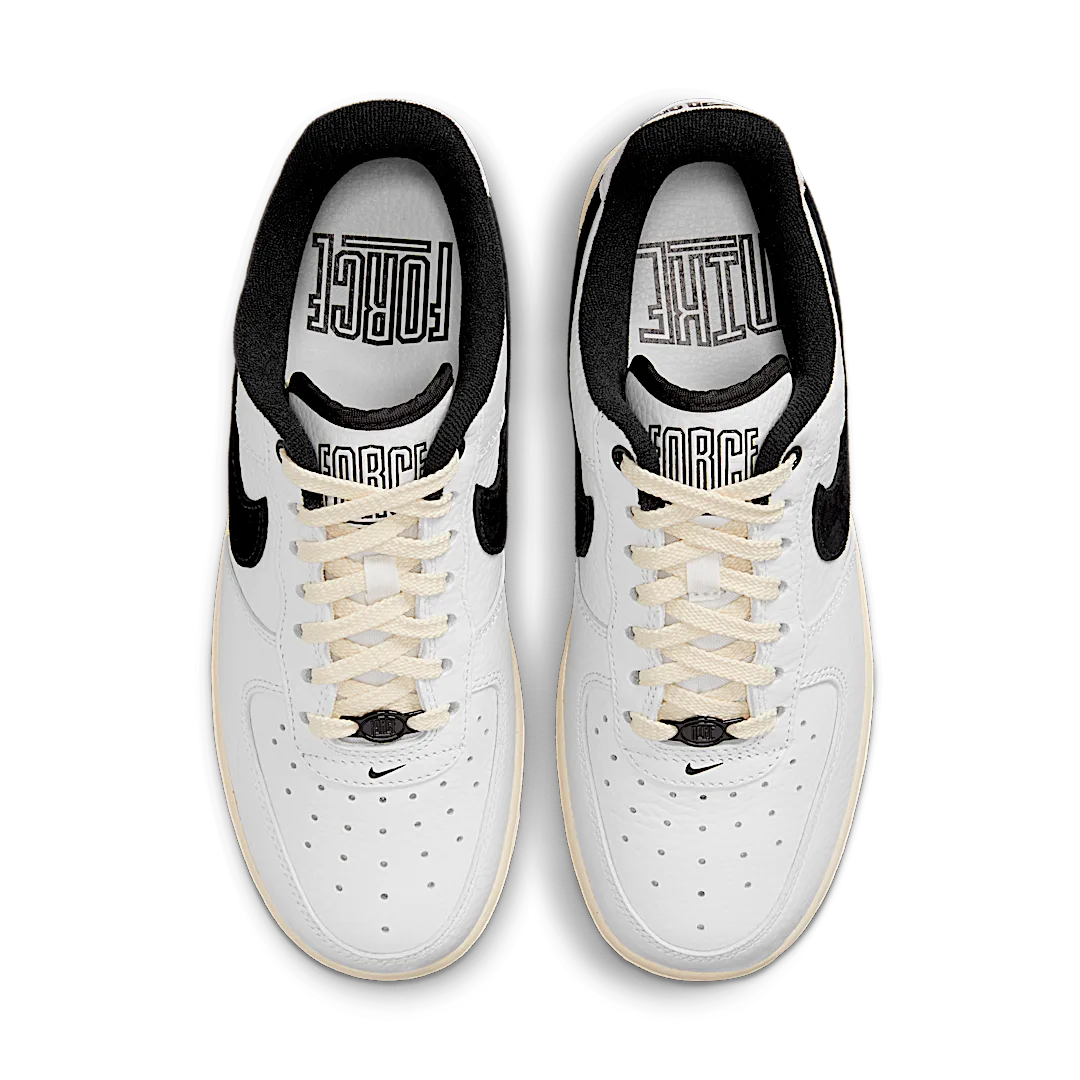 Overkicks - Nike Air Force 1 07 LX Low Command Force Summit White Black (DR0148-101) - par completo