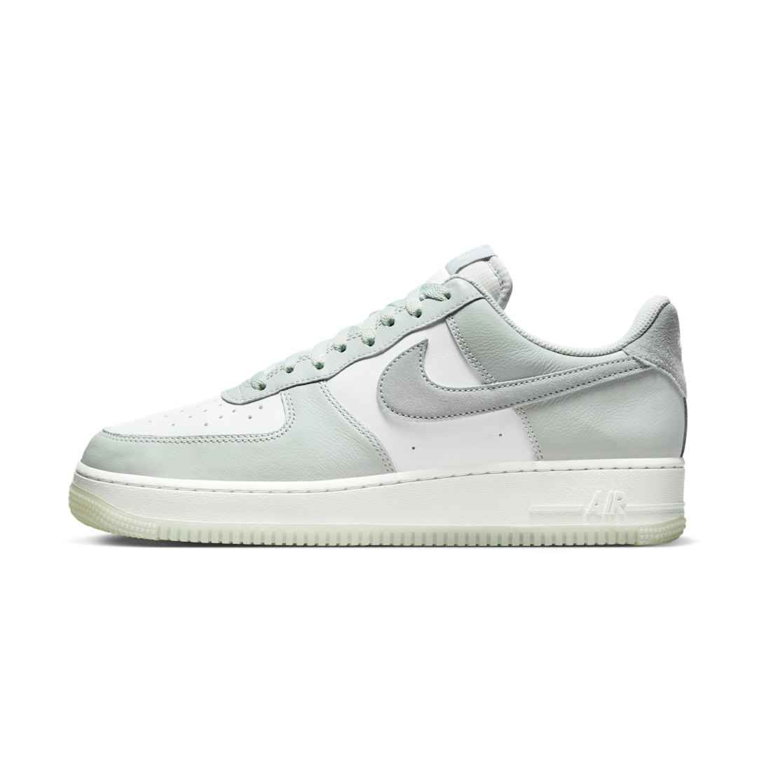 Overkicks - Nike Air Force 1 07 Light Silver Pumice (FJ4170-003) - vista lateral
