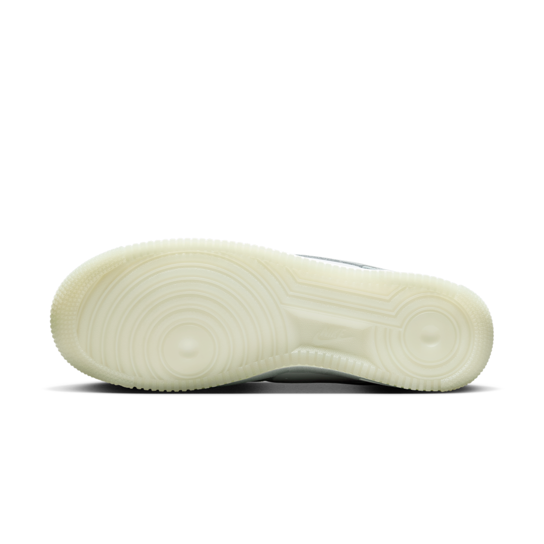 Overkicks - Nike Air Force 1 07 Light Silver Pumice (FJ4170-003) - detalle suela
