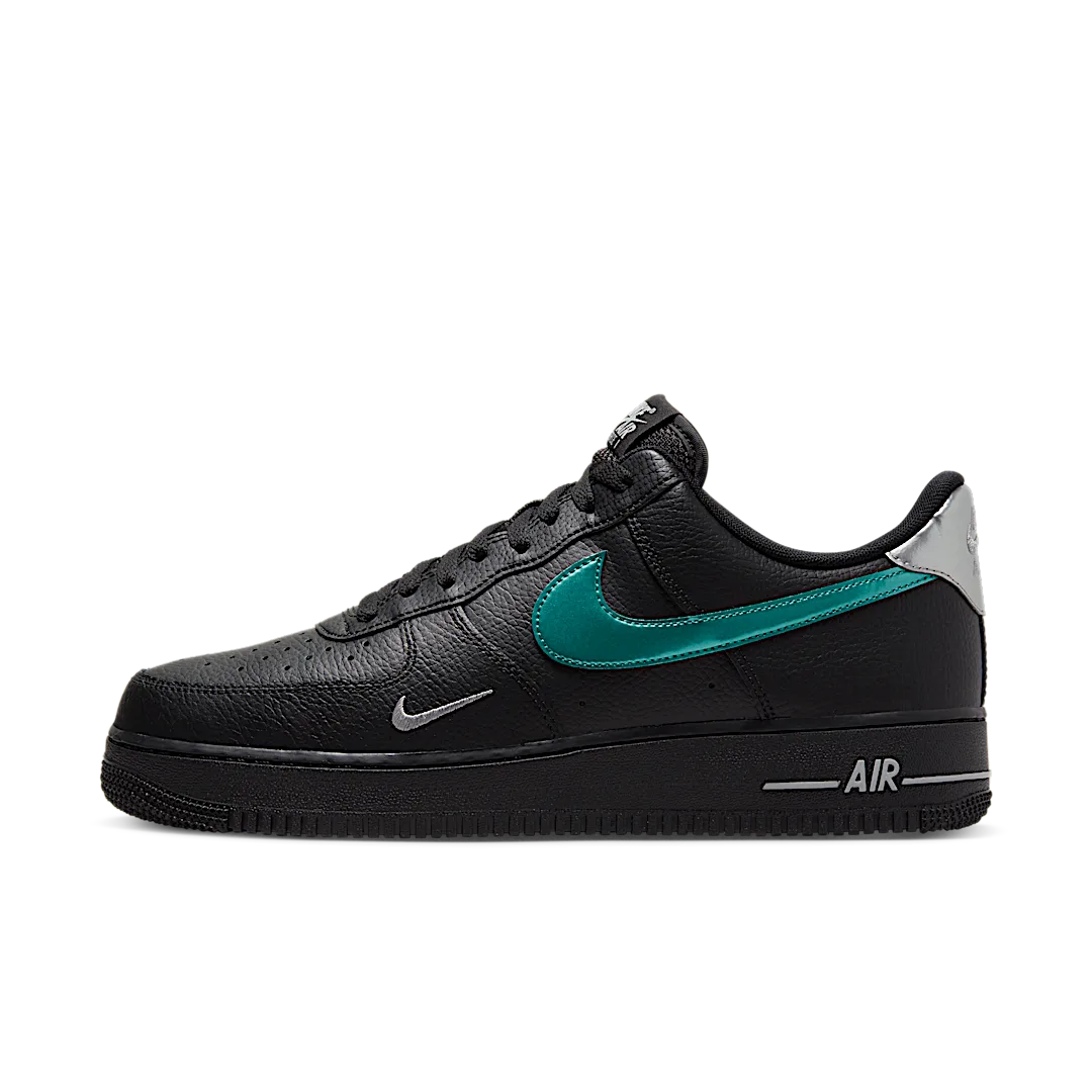 Overkicks - Nike Air Force 1 07 Low Black Blue Lightning (FD0654-001) - vista lateral