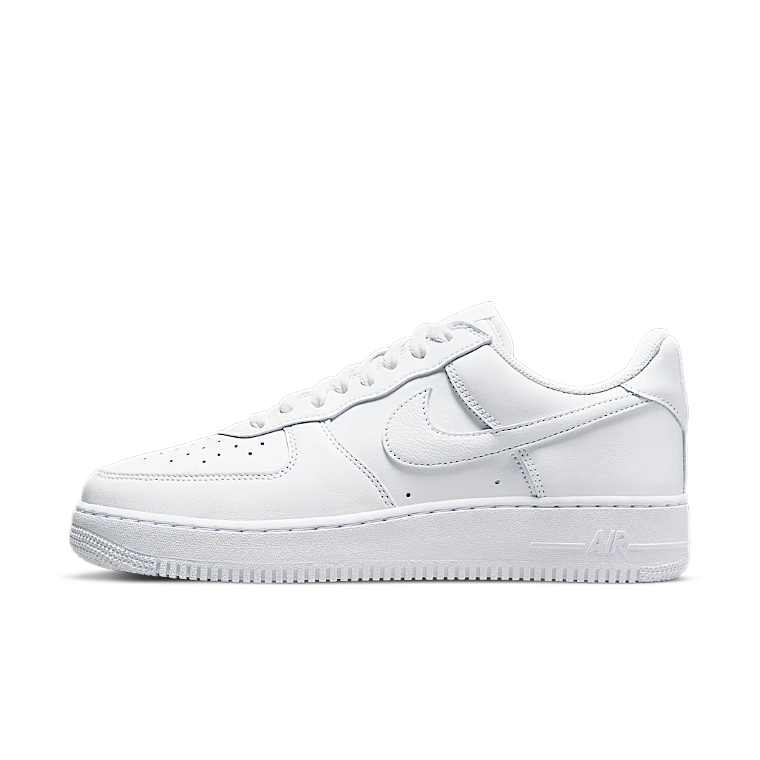 Overkicks - Nike Air Force 1 07 Low Color of the Month Triple White (DJ3911-100) - vista lateral