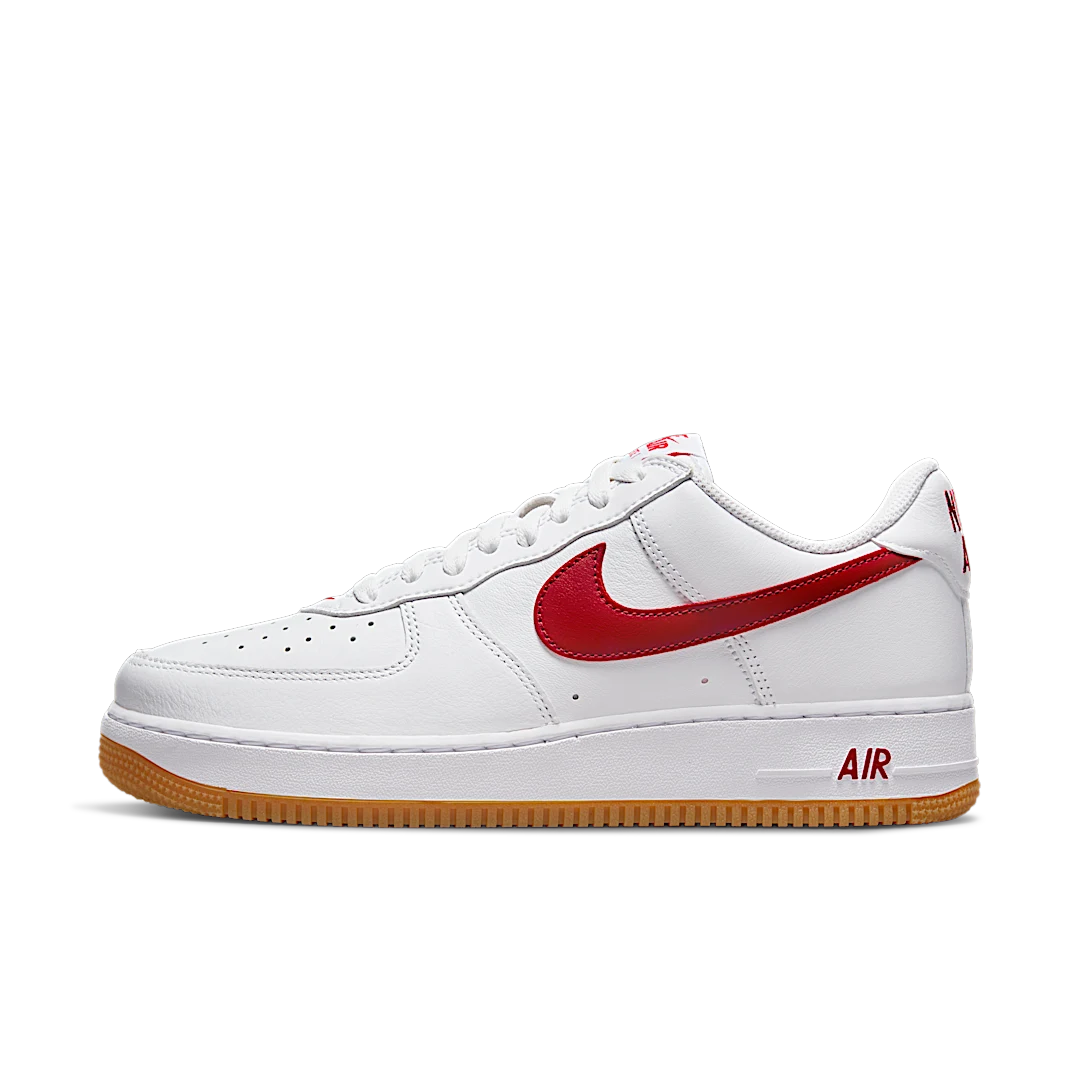 Overkicks - Nike Air Force 1 07 Low Color of the Month University Red Gum (DJ3911-102) - vista lateral