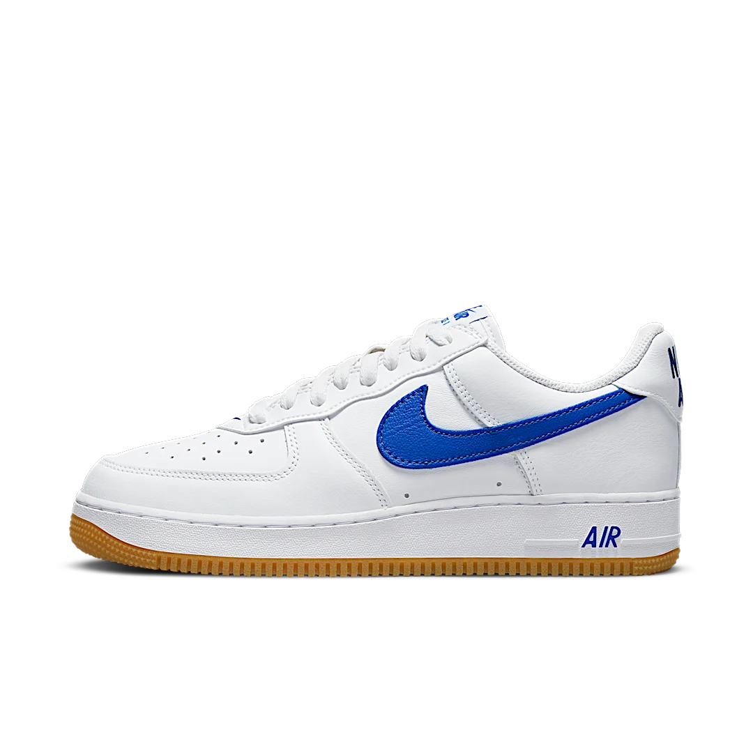 Overkicks - Nike Air Force 1 07 Low Color of the Month Varsity Royal Gum (DJ3911-101) - vista lateral