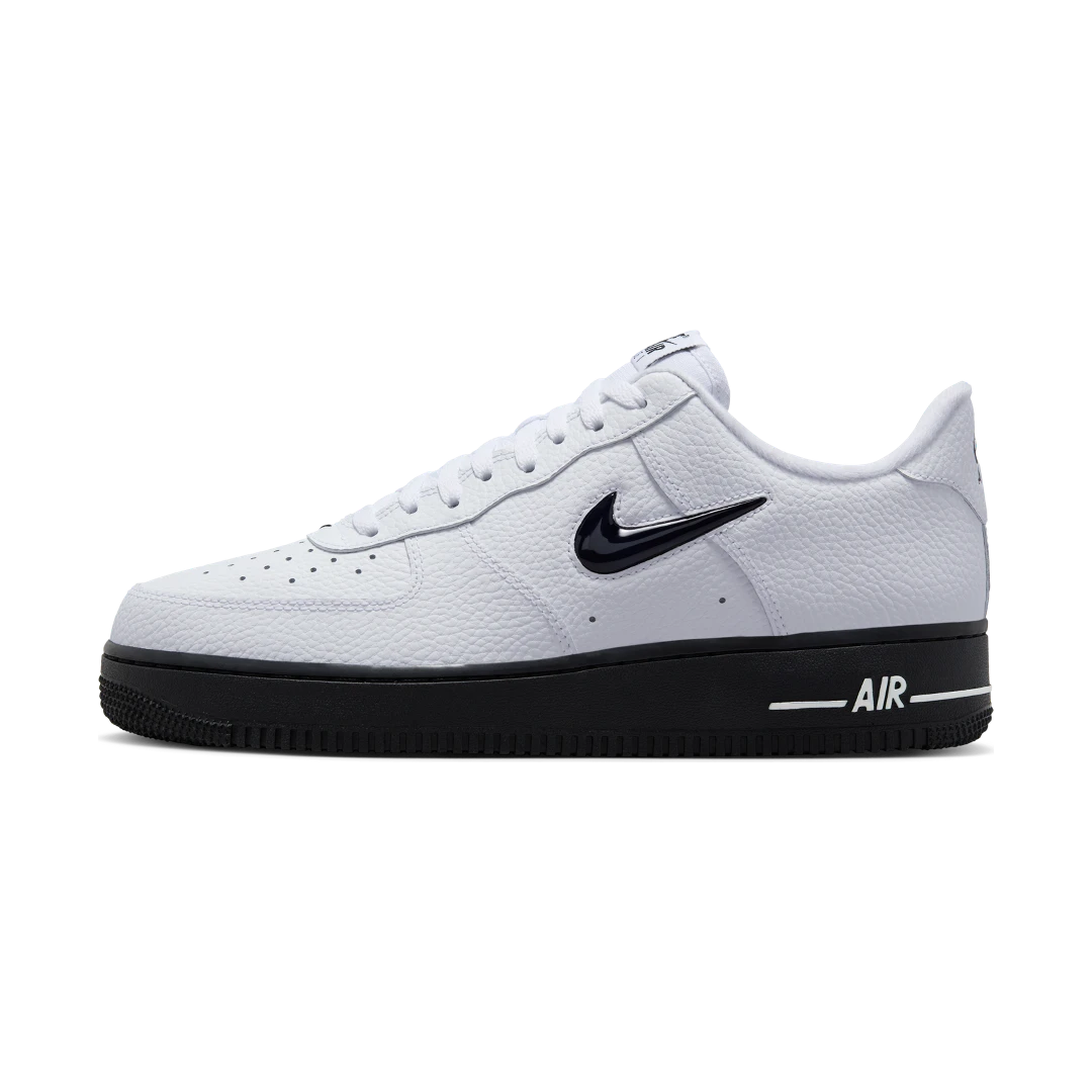 Overkicks - Nike Air Force 1 07 Low Jewel White Black (HQ3826-100) - vista lateral
