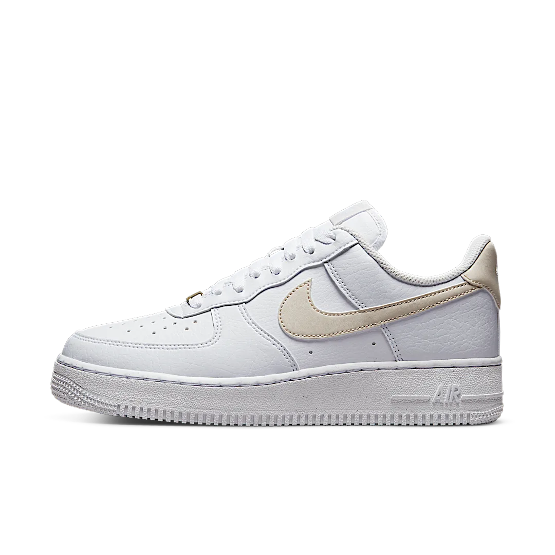 Overkicks - Nike Air Force 1 07 Low Light Orewood Brown (DN1430-101) - vista lateral
