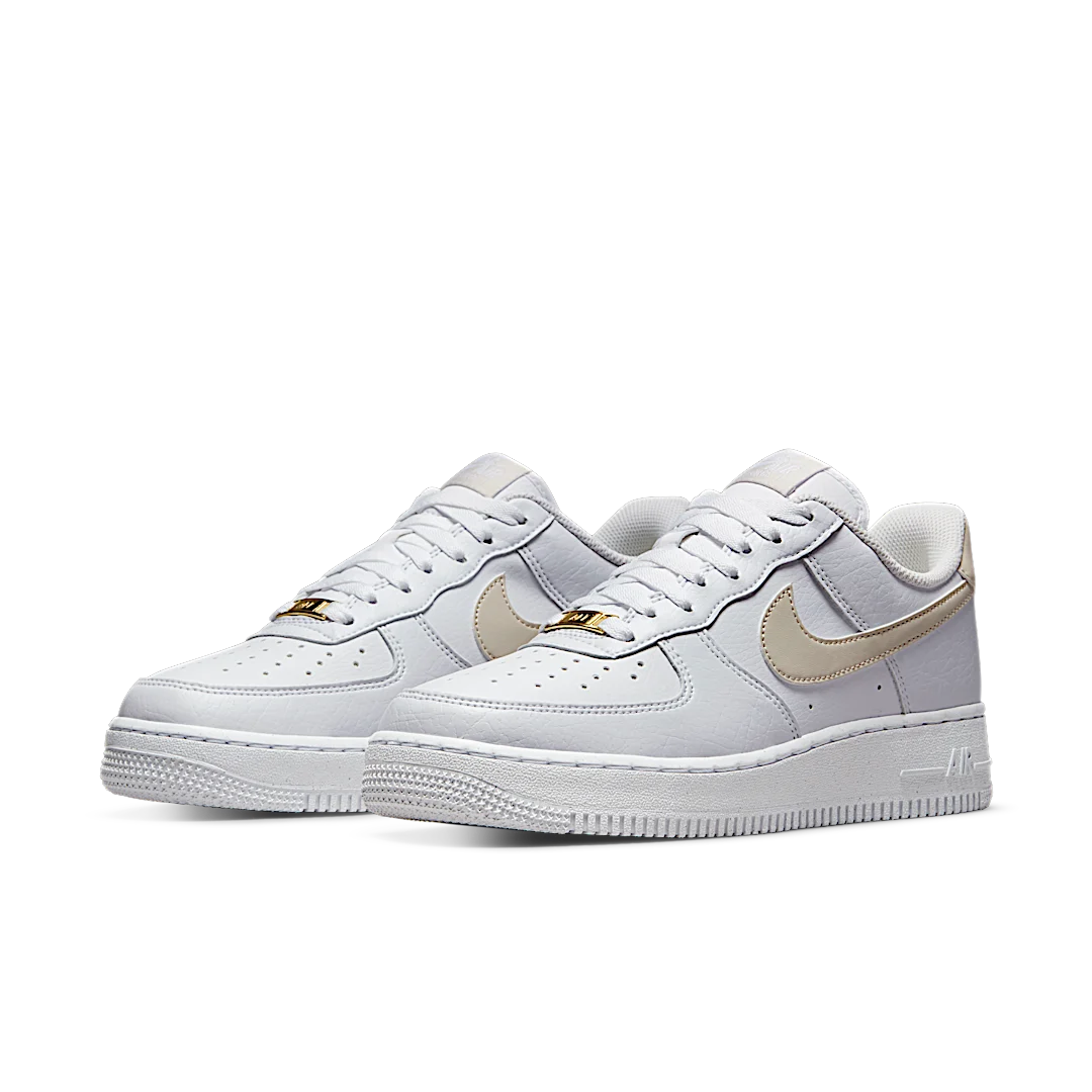 Overkicks - Nike Air Force 1 07 Low Light Orewood Brown (DN1430-101) - vista trasera