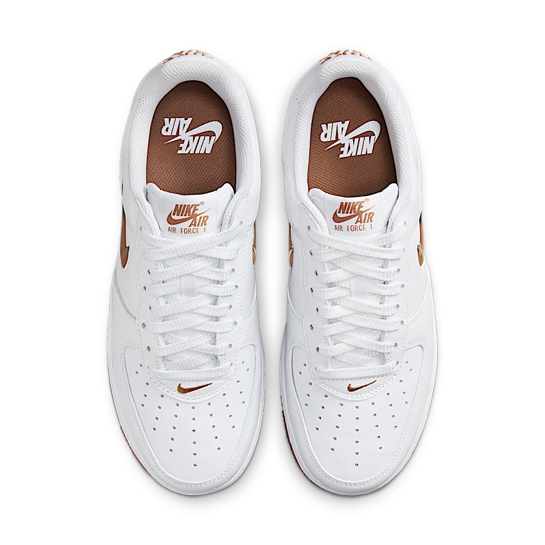 Overkicks - Nike Air Force 1 07 Low Retro Color of the Month Jewel Bronze Gum (FN5924-103) - par completo
