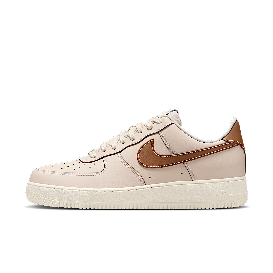 Overkicks - Nike Air Force 1 07 Pearl White Pale Ivory Sail Light British Tan (IB8865-221) - vista lateral