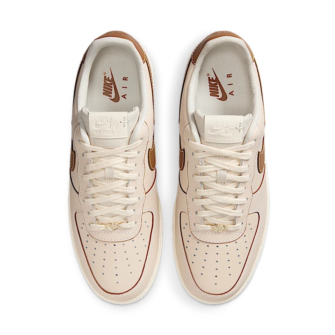 Overkicks - Nike Air Force 1 07 Pearl White Pale Ivory Sail Light British Tan (IB8865-221) - par completo