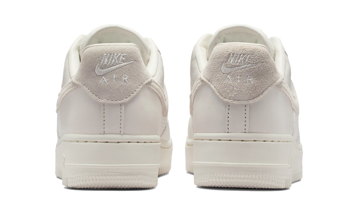 Overkicks - Nike Air Force 1 07 Phantom/White/Phantom (IQ0275-030) - detalle talón