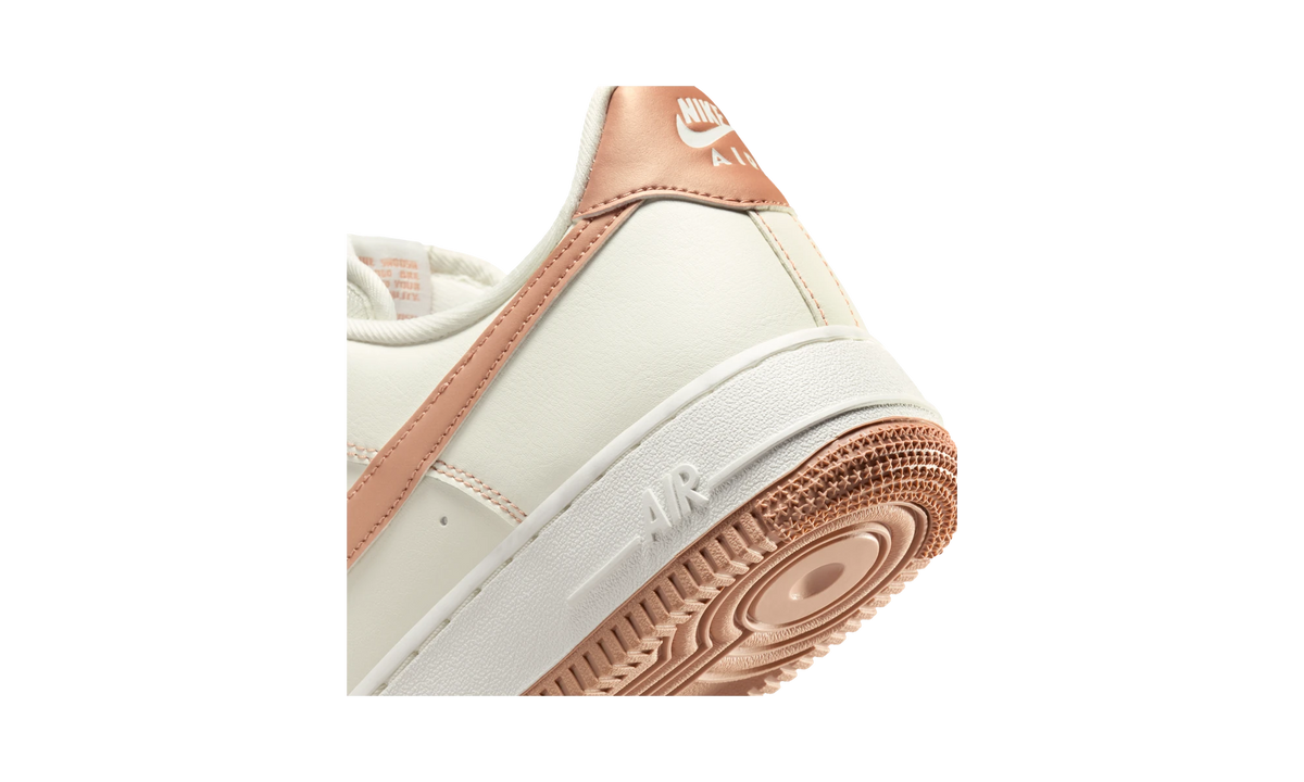 Overkicks - Nike Air Force 1 07 Sail Rose Gold (IQ9428-133) - detalle