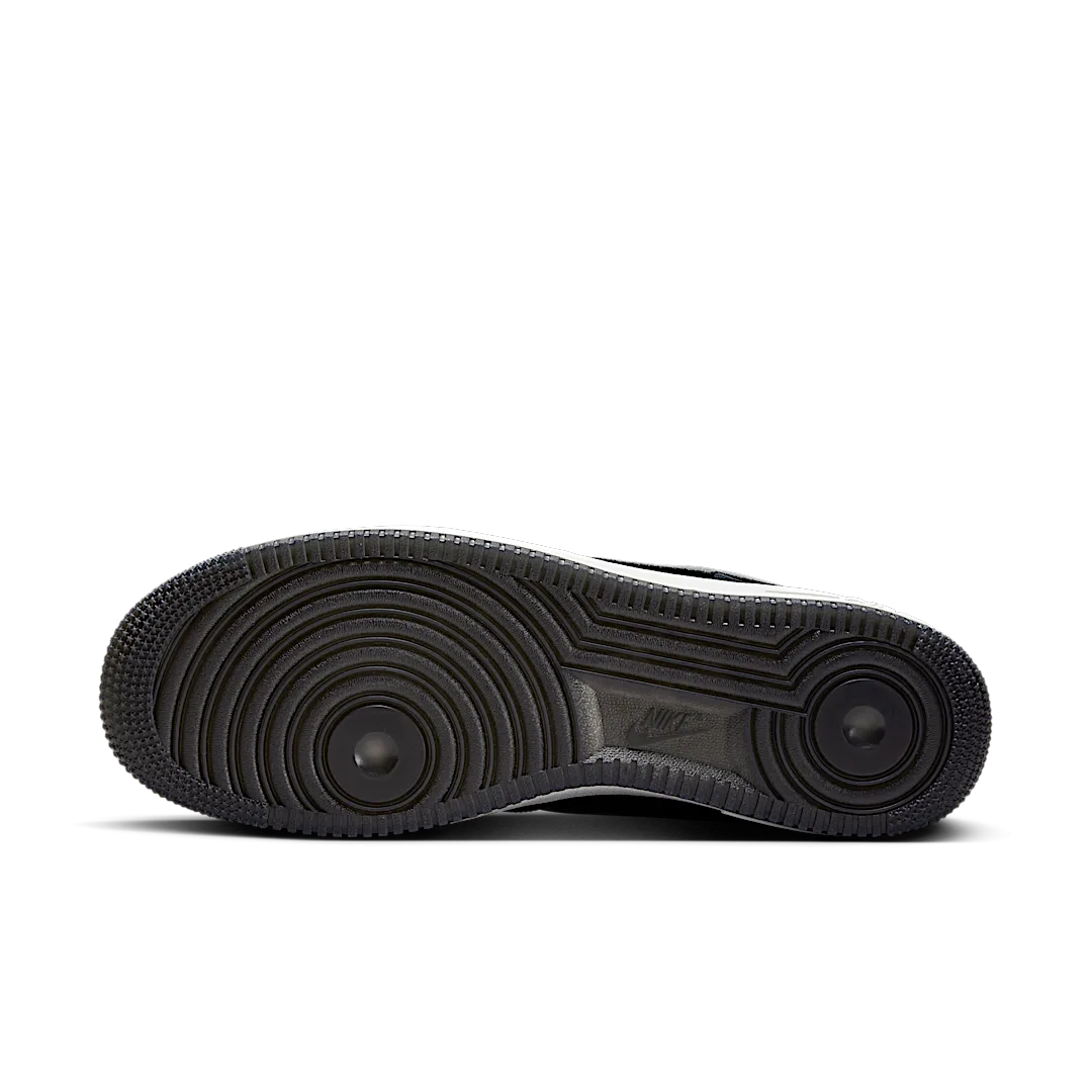 Overkicks - Nike Air Force 1 07 Smoke Grey (FJ4170-004) - detalle suela