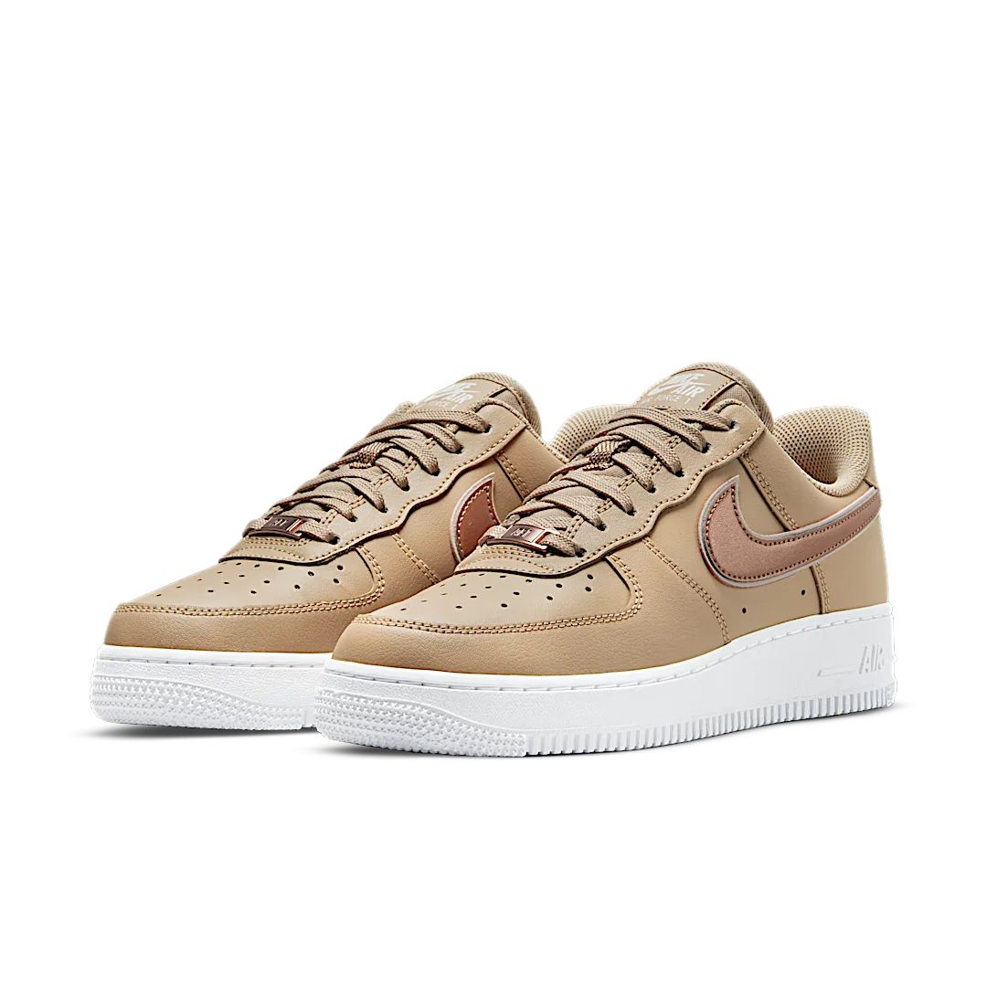 Overkicks - Nike Air Force 1 07 Tan Metallic Rose Gold (DD1523-200) - vista trasera