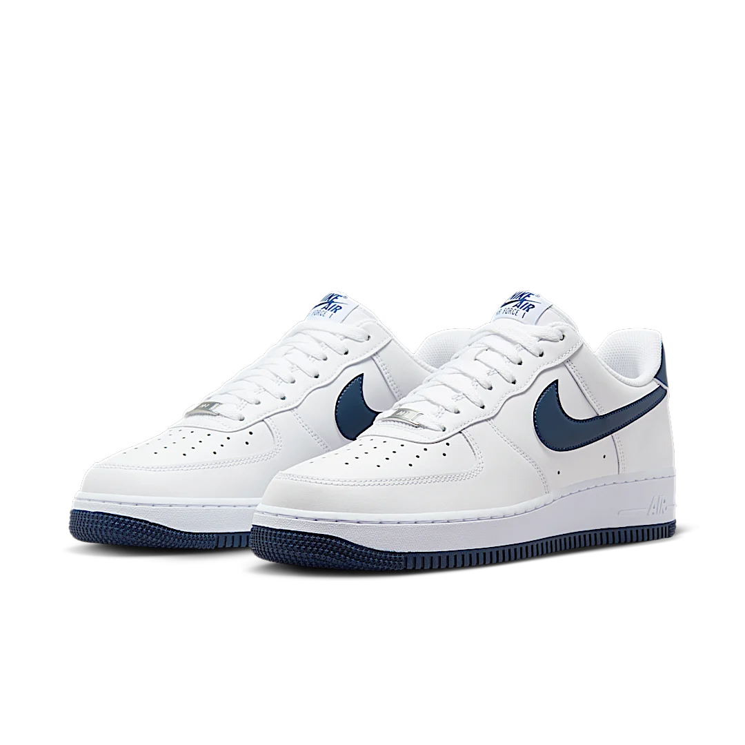 Overkicks - Nike Air Force 1 07 White Midnight Navy (2024) (FJ4146-104) - vista trasera