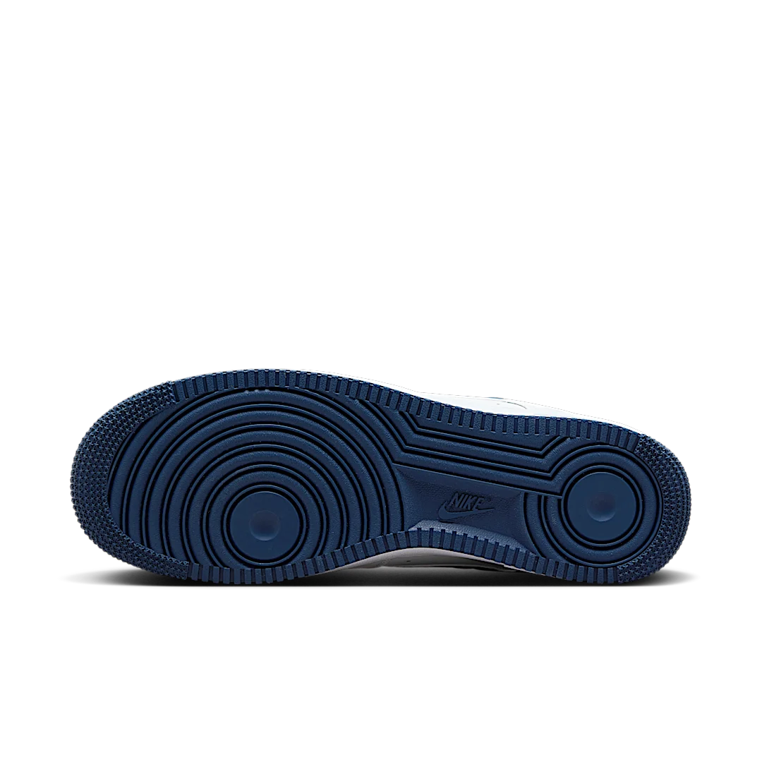 Overkicks - Nike Air Force 1 07 White Midnight Navy (2024) (FJ4146-104) - detalle suela