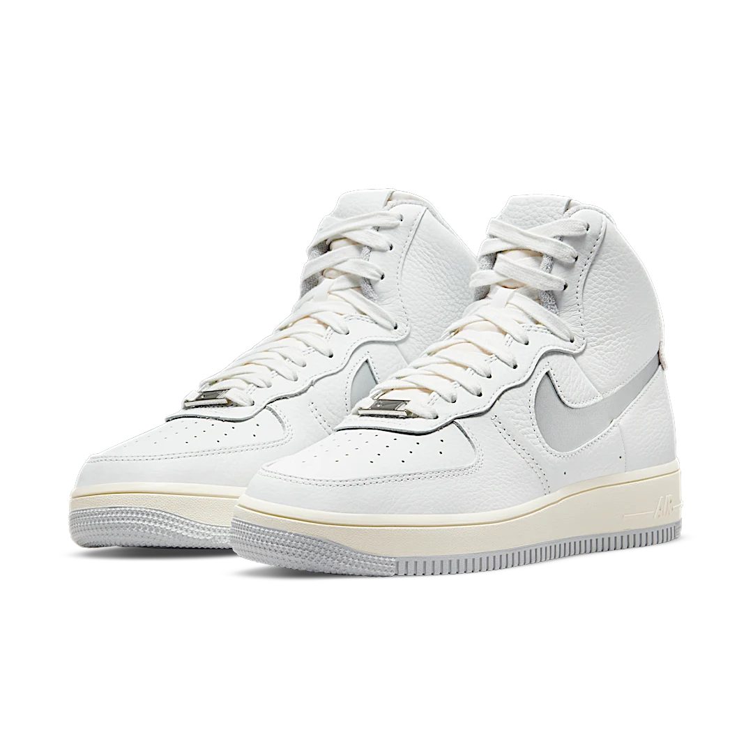Overkicks - Nike Air Force 1 High Sculpt White Silver (DC3590-101) - vista trasera