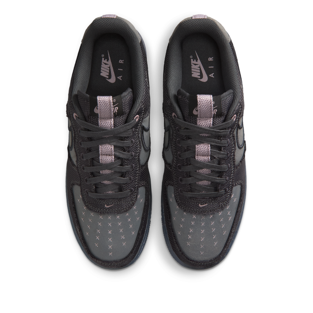 Overkicks - Nike Air Force 1 Low 07 Anthracite Iron Grey Violet Ore (IQ0614-060) - par completo