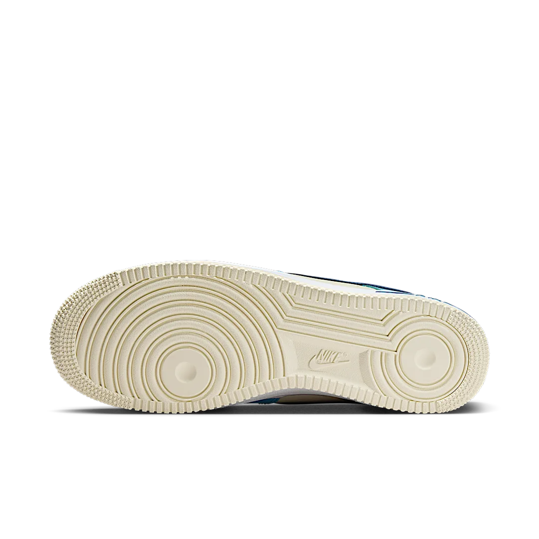 Overkicks - Nike Air Force 1 Low 07 Aquarius Blue Coconut Milk (HF4837-407) - detalle suela