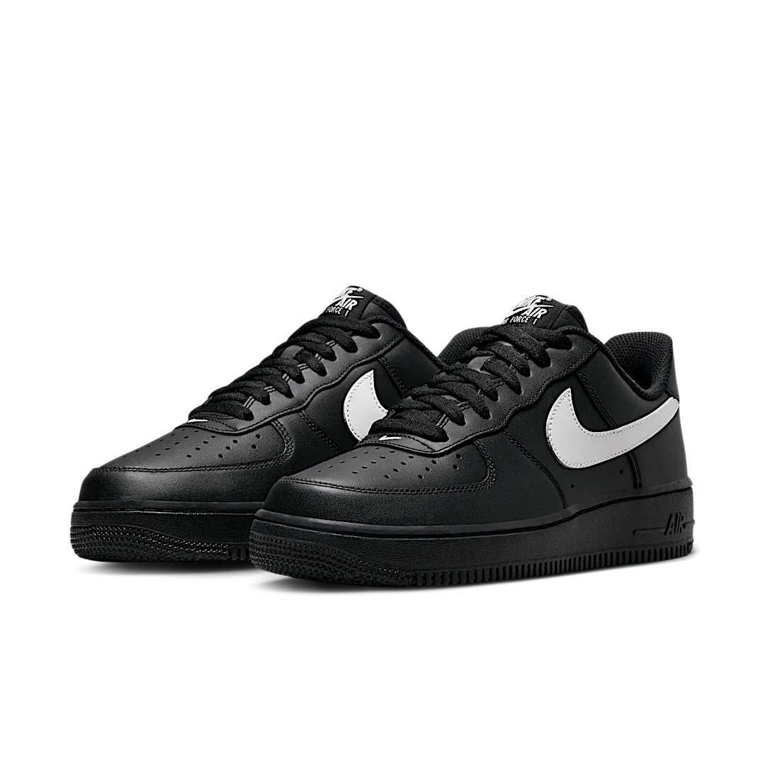 Overkicks - Nike Air Force 1 Low 07 Black White 2023 (FZ0627-010) - vista trasera