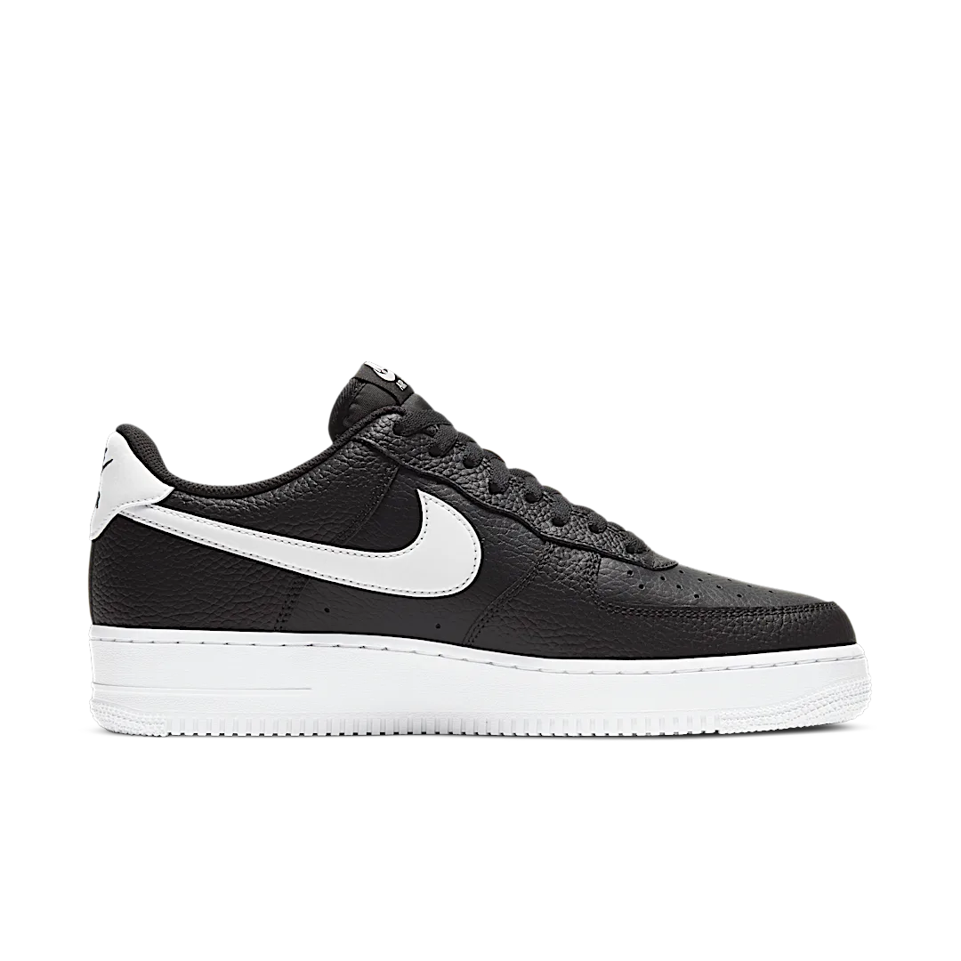 Overkicks - Nike Air Force 1 Low 07 Black White Pebbled Leather (CT2302-002) - par completo